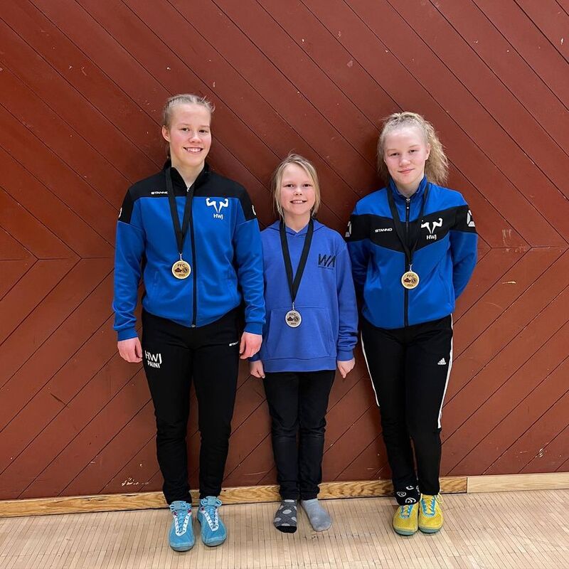 Sara Rantonen, Iida Keränen ja Rita Rantonen Tampereella